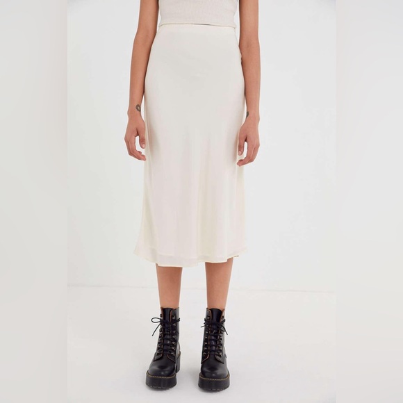 UO | Rowan Midi Slip Skirt - Picture 9 of 9